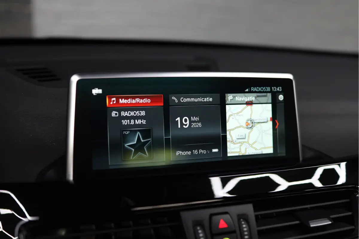sDrive18i Executive Edition | NAP | PANORAMADAK | TREKHAAK | HUD | HOGE INSTAP |