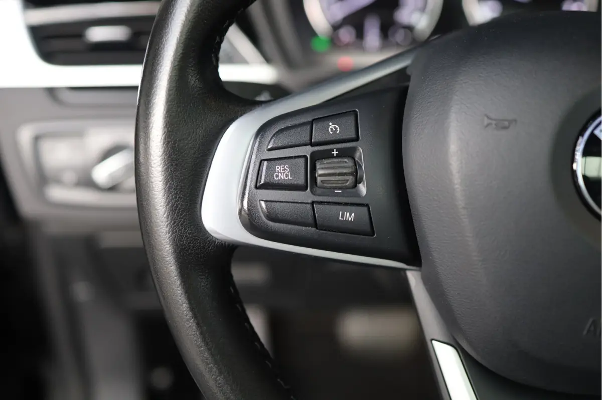 sDrive18i Executive Edition | NAP | PANORAMADAK | TREKHAAK | HUD | HOGE INSTAP |