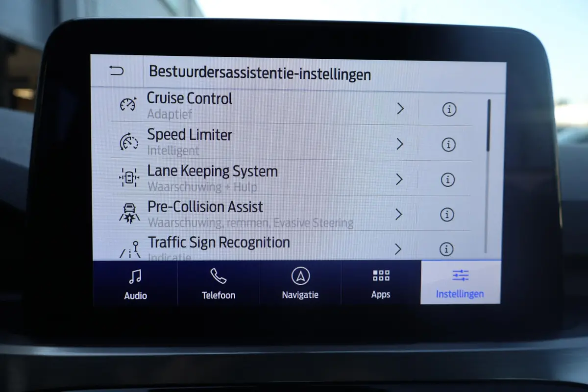 1.5 Titanium 1e Eigenaar | Volledig Onderh | BTW | NL-Auto | Winterpack | 360Cam | Navi | Carplay | ACC | Bots | Keyless | LED | DAB | PDC | Start/Stop
