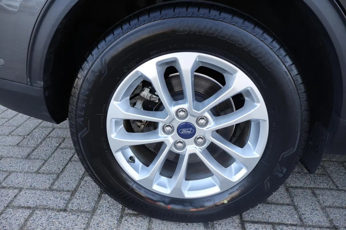 1.5 Titanium 1e Eigenaar | Volledig Onderh | BTW | NL-Auto | Winterpack | 360Cam | Navi | Carplay | ACC | Bots | Keyless | LED | DAB | PDC | Start/Stop