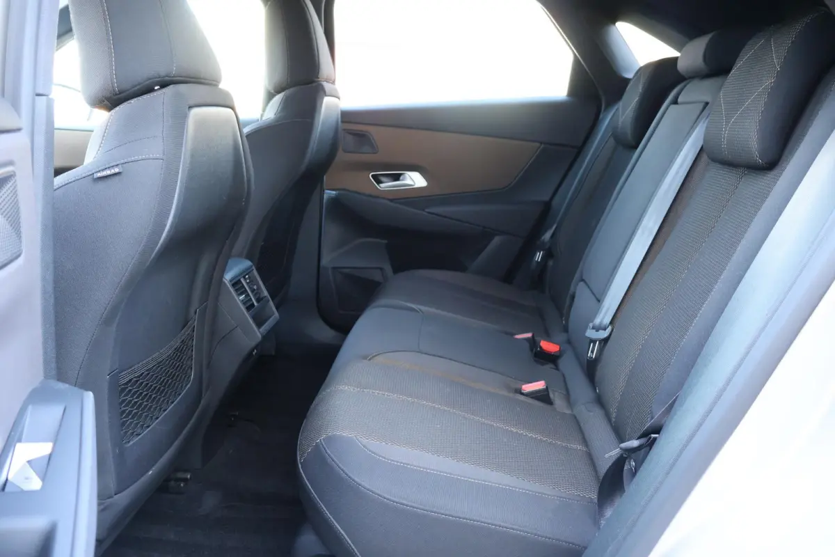1.2 PureTech Business 1e Eigenaar | BTW | Volledig Onderh | NAP | 360 Cam | Carplay | Navi | Climate | DAB | Cruise | LED | Keyless | PDC