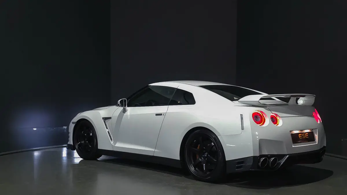 3.8 V6 Track Edition