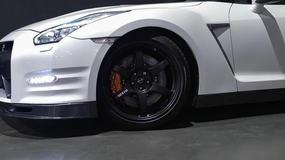 3.8 V6 Track Edition