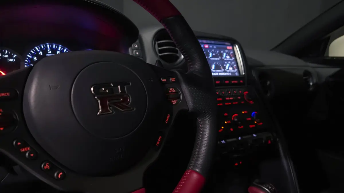 3.8 V6 Track Edition