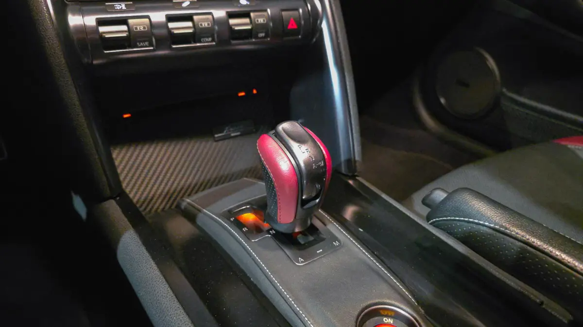 3.8 V6 Track Edition