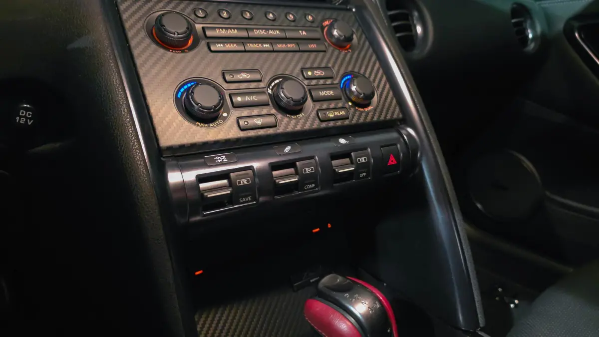 3.8 V6 Track Edition