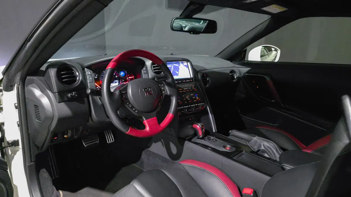3.8 V6 Track Edition