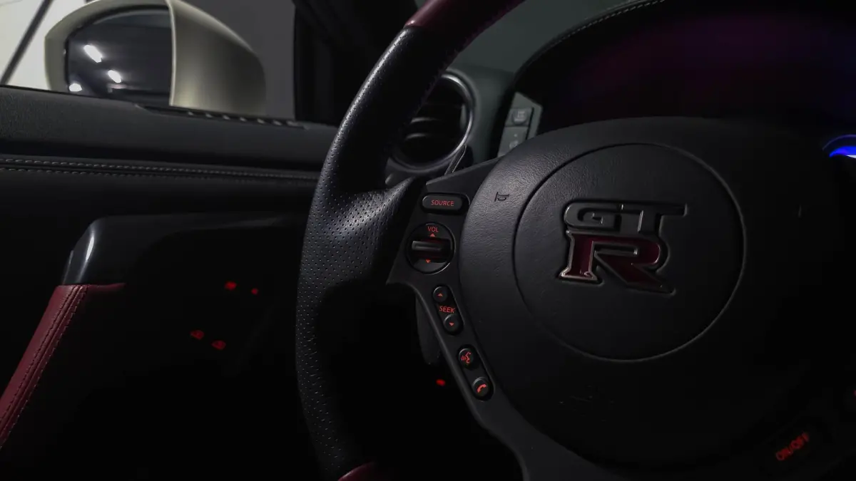 3.8 V6 Track Edition