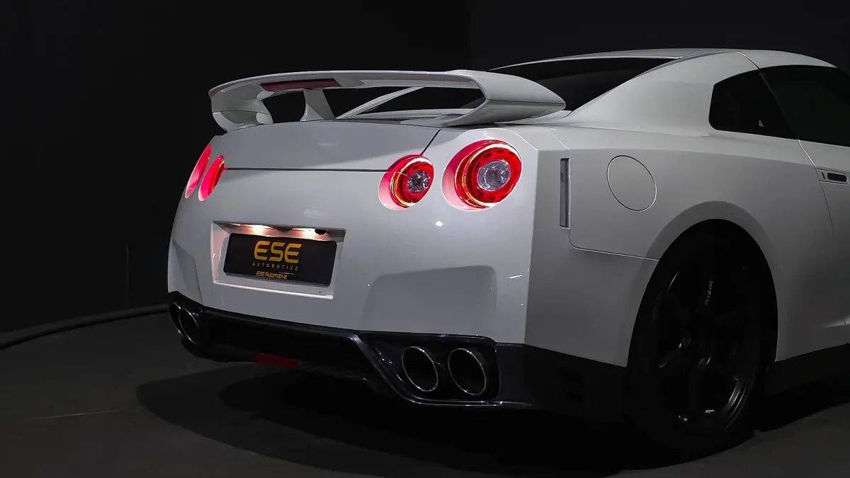 3.8 V6 Track Edition