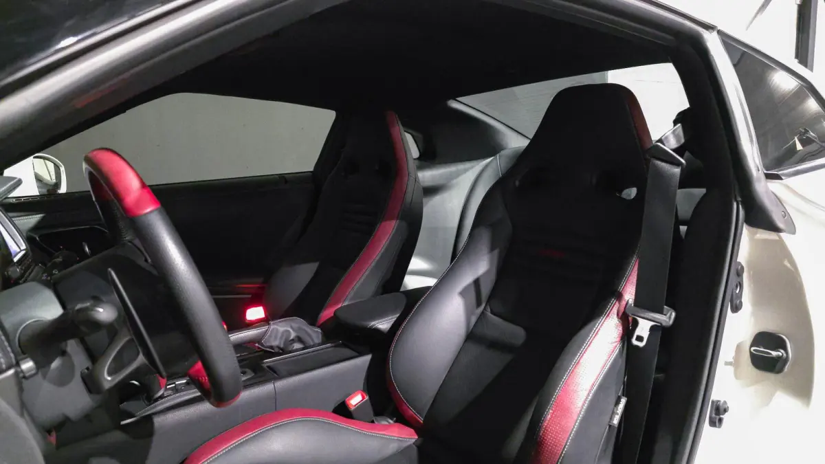 3.8 V6 Track Edition