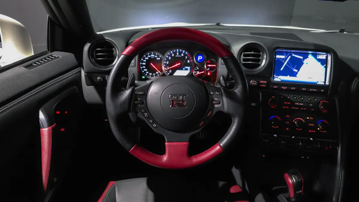 3.8 V6 Track Edition