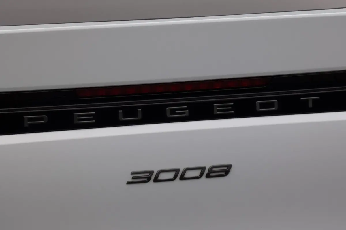1.2 Hybrid 136 GT | STOELVERWARMING | ACC | STUURWIELVERWARMING | CAMERA | SFEERVERLICHTING