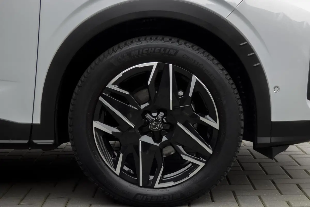 1.2 Hybrid 136 GT | STOELVERWARMING | ACC | STUURWIELVERWARMING | CAMERA | SFEERVERLICHTING