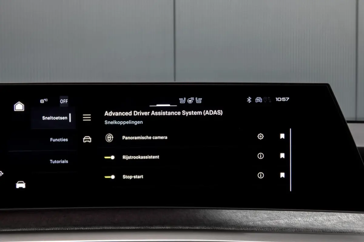 1.2 Hybrid 136 GT | STOELVERWARMING | ACC | STUURWIELVERWARMING | CAMERA | SFEERVERLICHTING