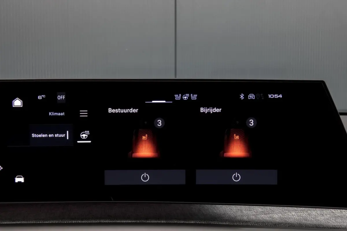 1.2 Hybrid 136 GT | STOELVERWARMING | ACC | STUURWIELVERWARMING | CAMERA | SFEERVERLICHTING