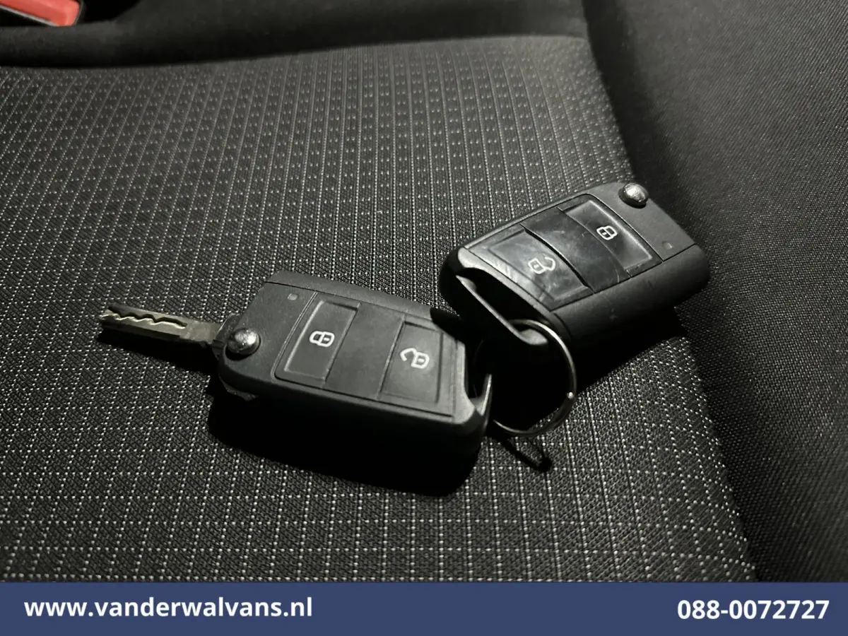 2.0 141pk Bakwagen Laadklep Euro6 Airco | Apple Carplay | Android Auto Bijrijdersbank, 969kg laadvermogen
