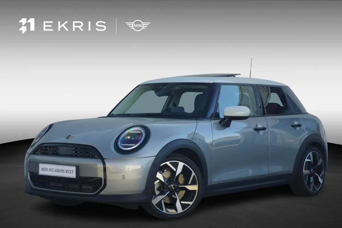 Cooper C | Classic Uitvoering | Pakket M | Head-Up Display | Panoramadak | Driving Assistant | Comfort Access | Stoel & Stuurverwarming |