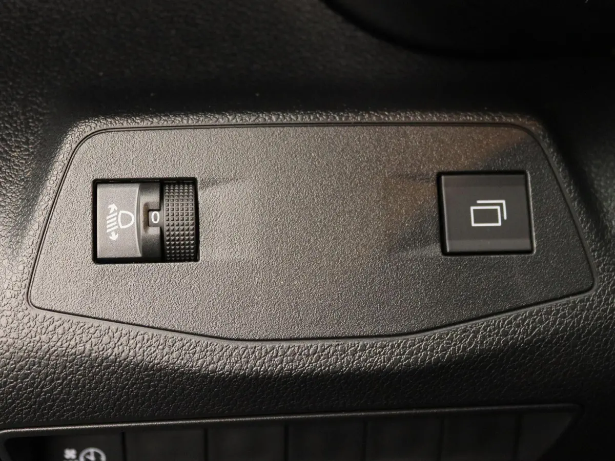 136 L1 50 kWh | Tot 8 jaar garantie | Betimmering | Navi | Camera