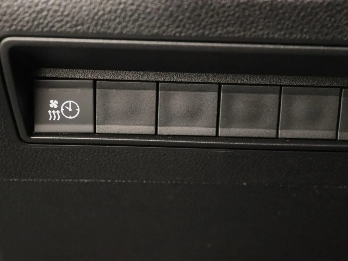 136 L1 50 kWh | Tot 8 jaar garantie | Betimmering | Navi | Camera