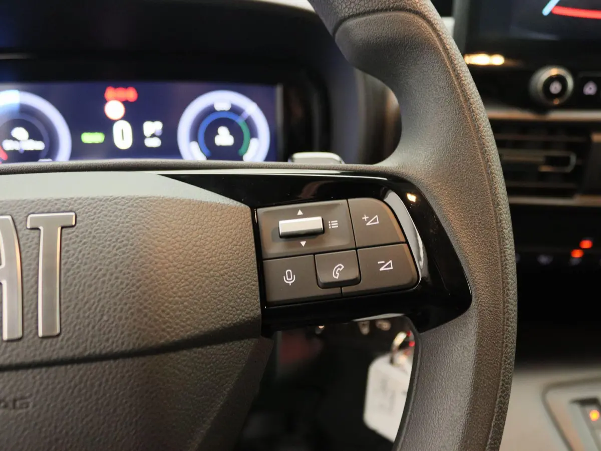 136 L1 50 kWh | Tot 8 jaar garantie | Betimmering | Navi | Camera
