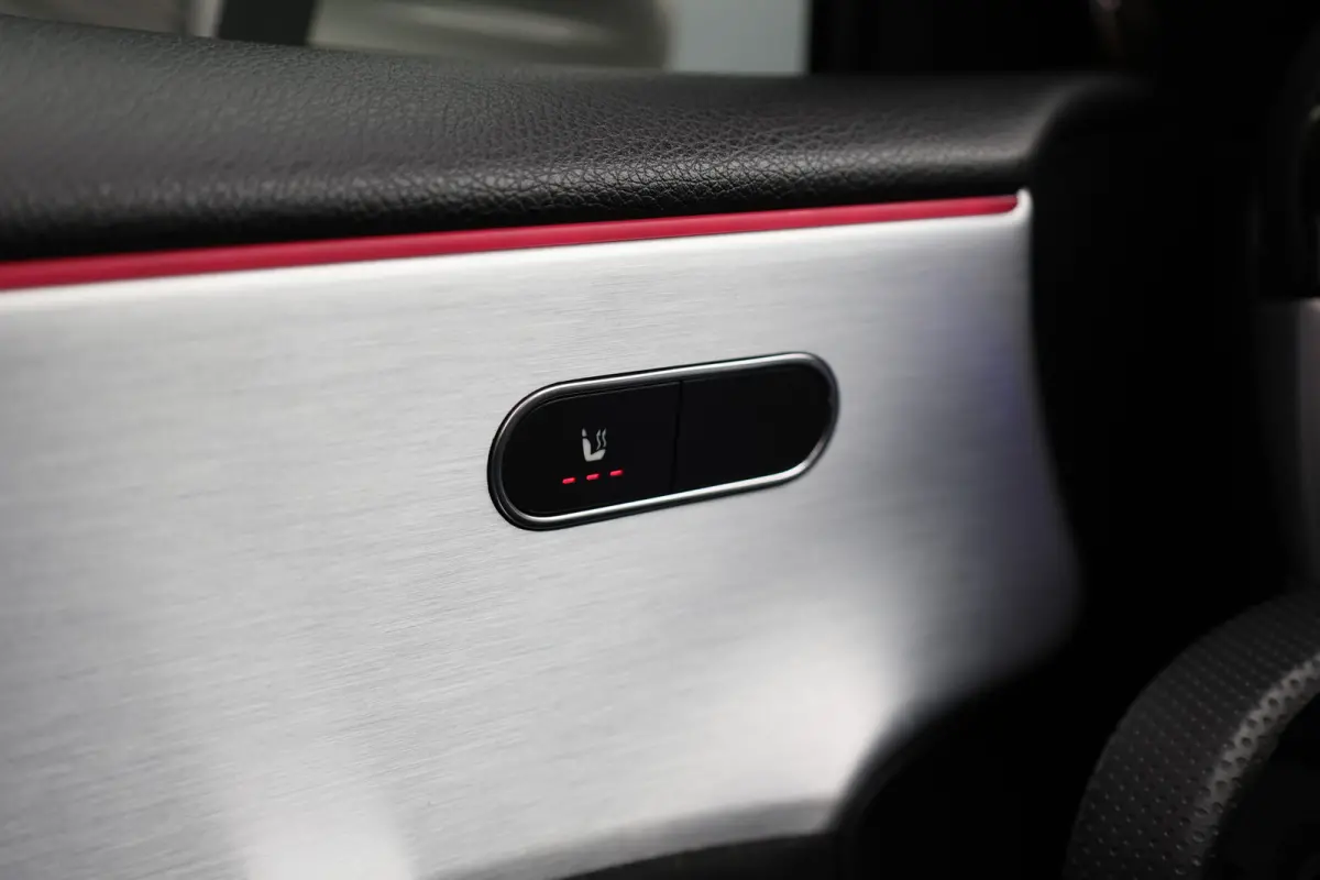 A180 d AMG pakket | Panorama dak | Burmester | Widescreen | Apple Carplay | Sfeerverlichting | Stoelverwarming | Alcantara | 360 PDC | Volledig onderhouden | Distributieriem vervangen