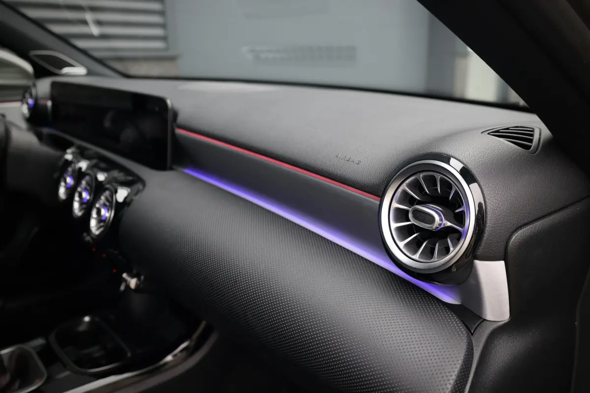 A180 d AMG pakket | Panorama dak | Burmester | Widescreen | Apple Carplay | Sfeerverlichting | Stoelverwarming | Alcantara | 360 PDC | Volledig onderhouden | Distributieriem vervangen