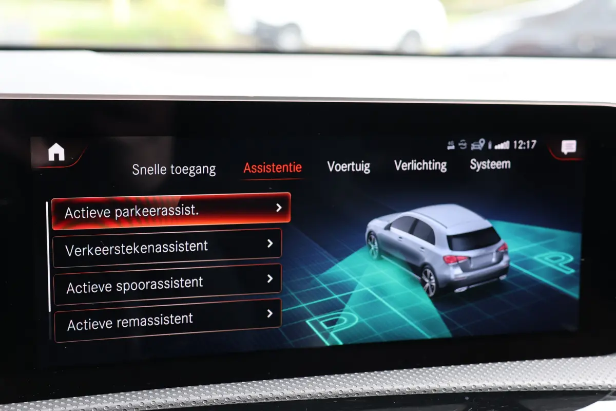 A180 d AMG pakket | Panorama dak | Burmester | Widescreen | Apple Carplay | Sfeerverlichting | Stoelverwarming | Alcantara | 360 PDC | Volledig onderhouden | Distributieriem vervangen