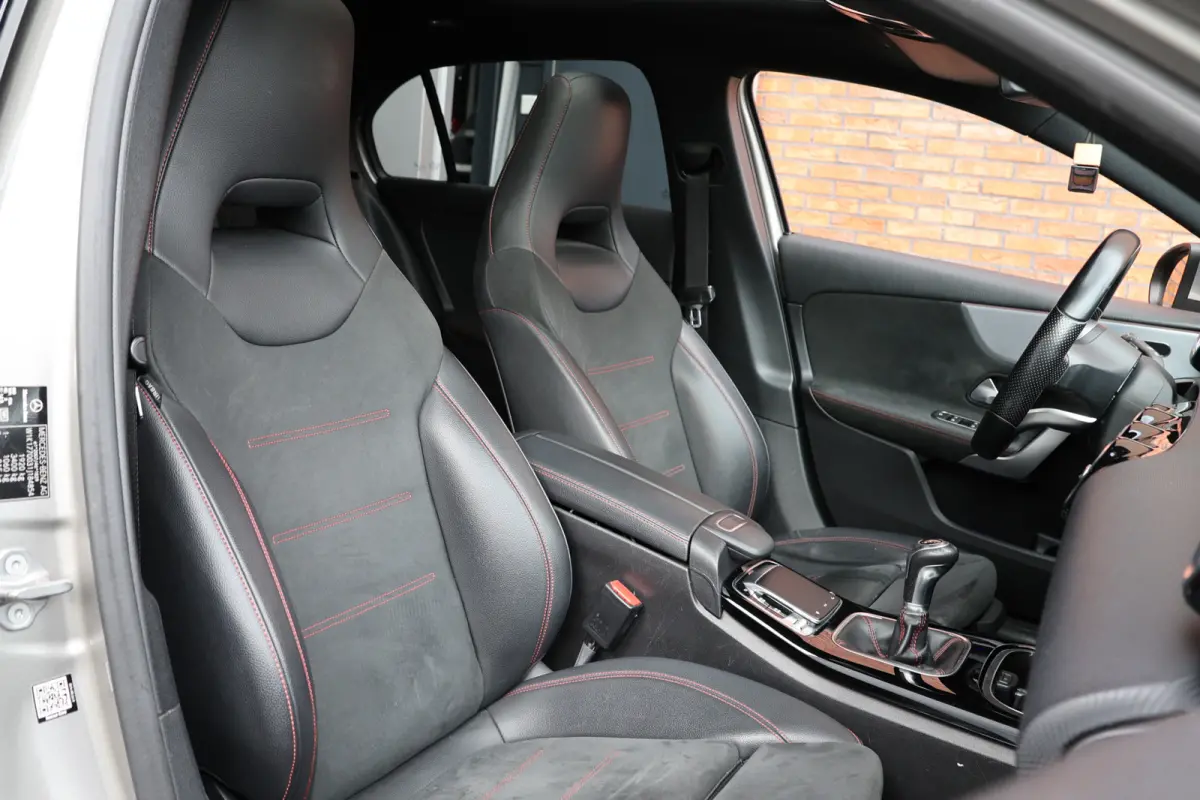 A180 d AMG pakket | Panorama dak | Burmester | Widescreen | Apple Carplay | Sfeerverlichting | Stoelverwarming | Alcantara | 360 PDC | Volledig onderhouden | Distributieriem vervangen