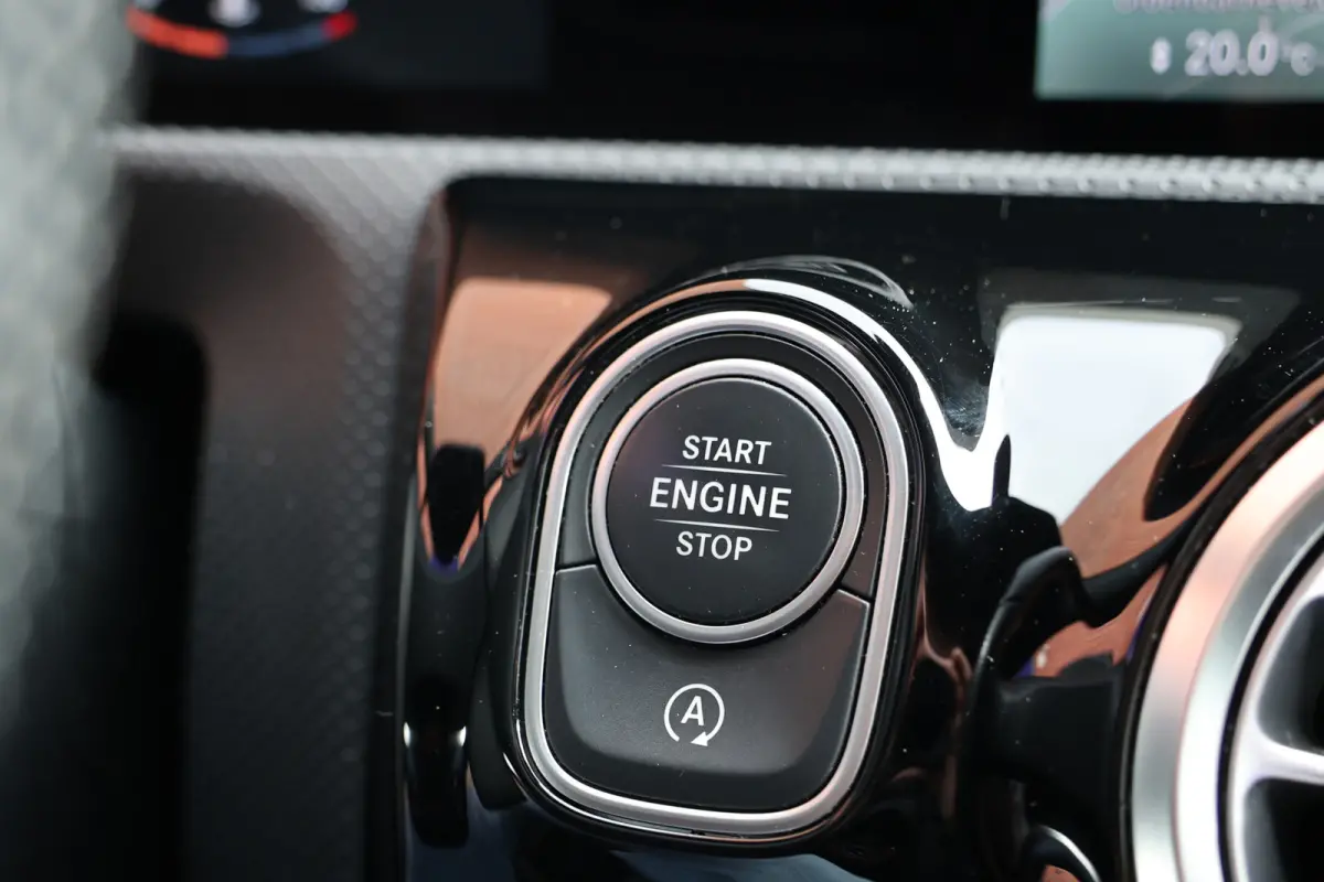 A180 d AMG pakket | Panorama dak | Burmester | Widescreen | Apple Carplay | Sfeerverlichting | Stoelverwarming | Alcantara | 360 PDC | Volledig onderhouden | Distributieriem vervangen