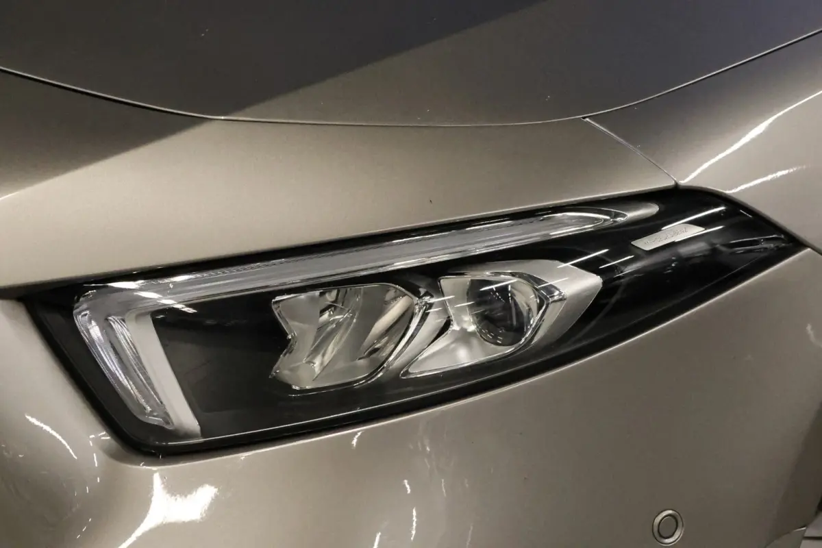 A180 d AMG pakket | Panorama dak | Burmester | Widescreen | Apple Carplay | Sfeerverlichting | Stoelverwarming | Alcantara | 360 PDC | Volledig onderhouden | Distributieriem vervangen