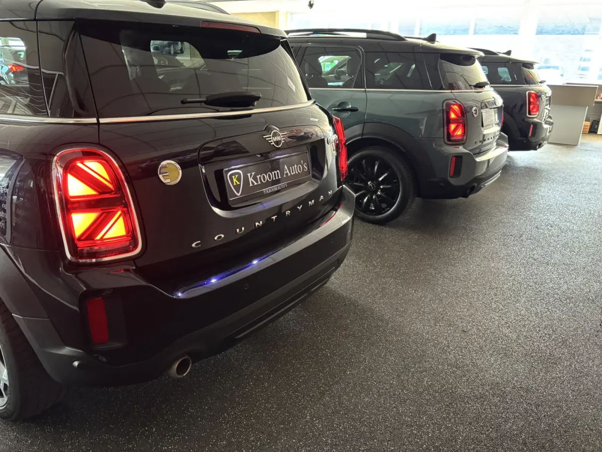 Cooper ALL4 MINI Yours Adaptive cruise Leder Panoramadak, Harman Kardon Head up Memory seats Adaptive Cruise