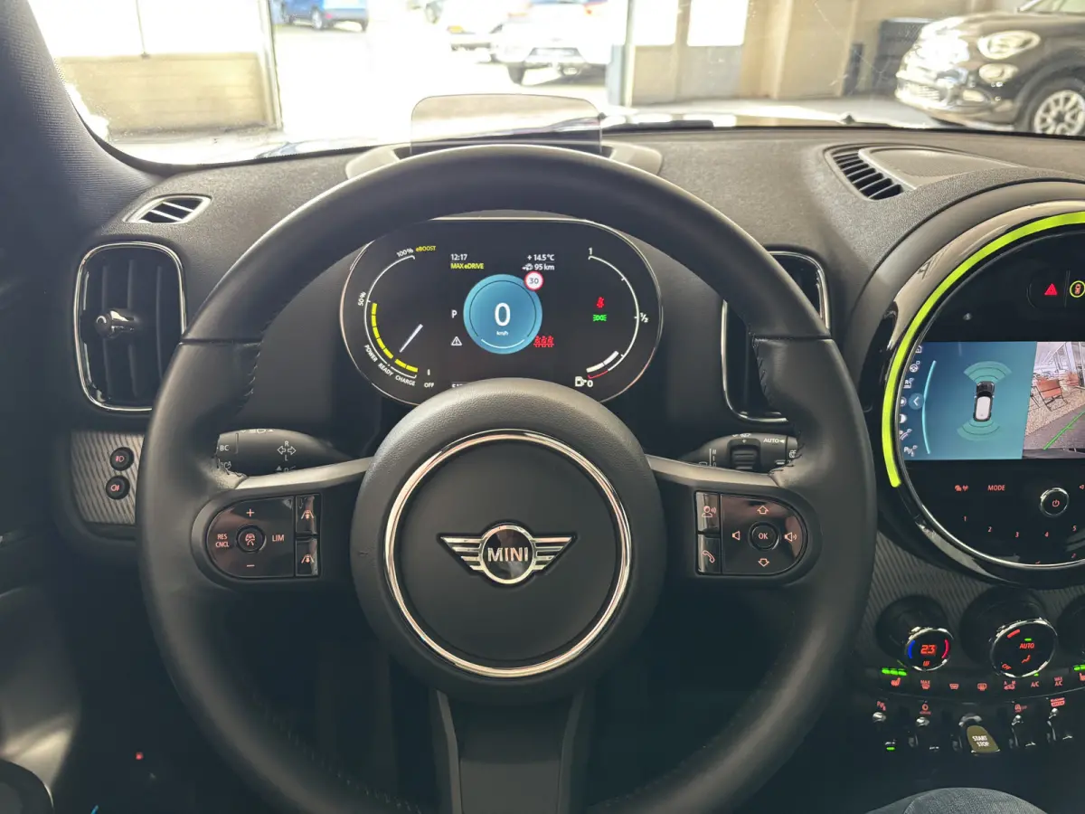 Cooper ALL4 MINI Yours Adaptive cruise Leder Panoramadak, Harman Kardon Head up Memory seats Adaptive Cruise