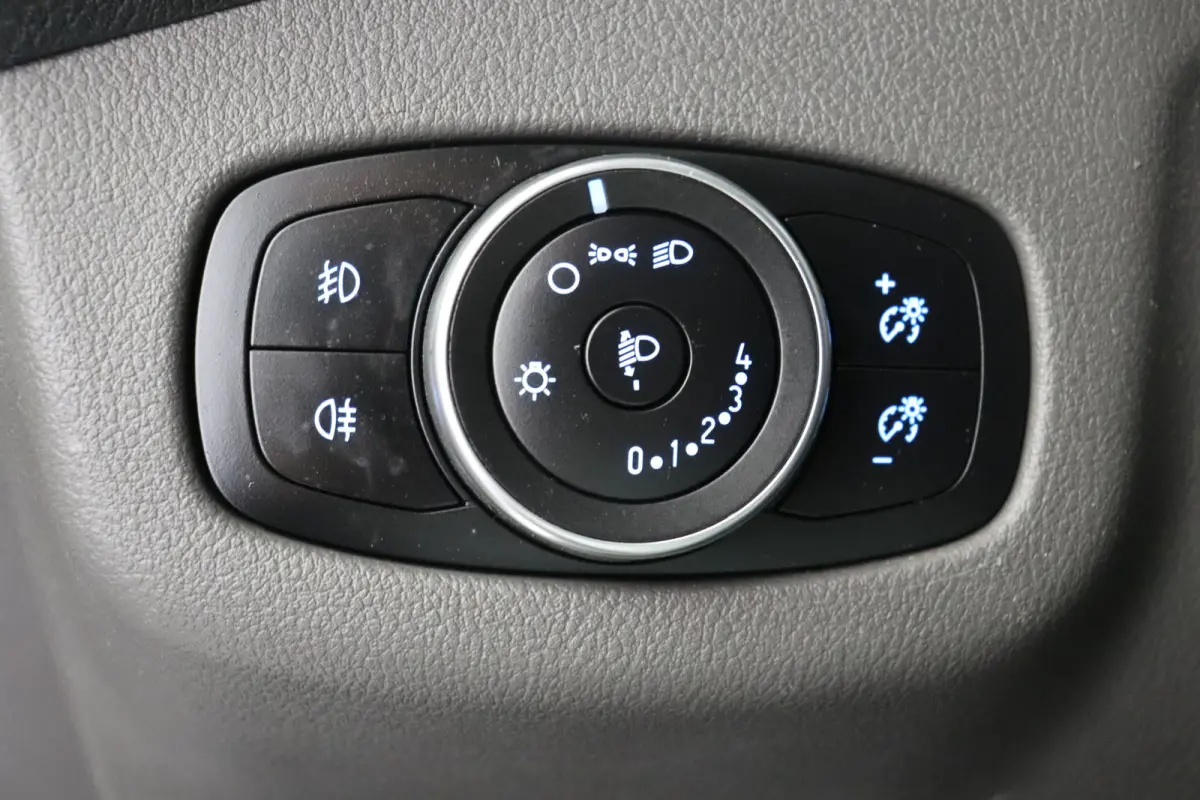 1.5 EcoBlue 100PK L2 EURO 6 - Airco - Cruise - Trekhaak - € 11.950,- Excl.