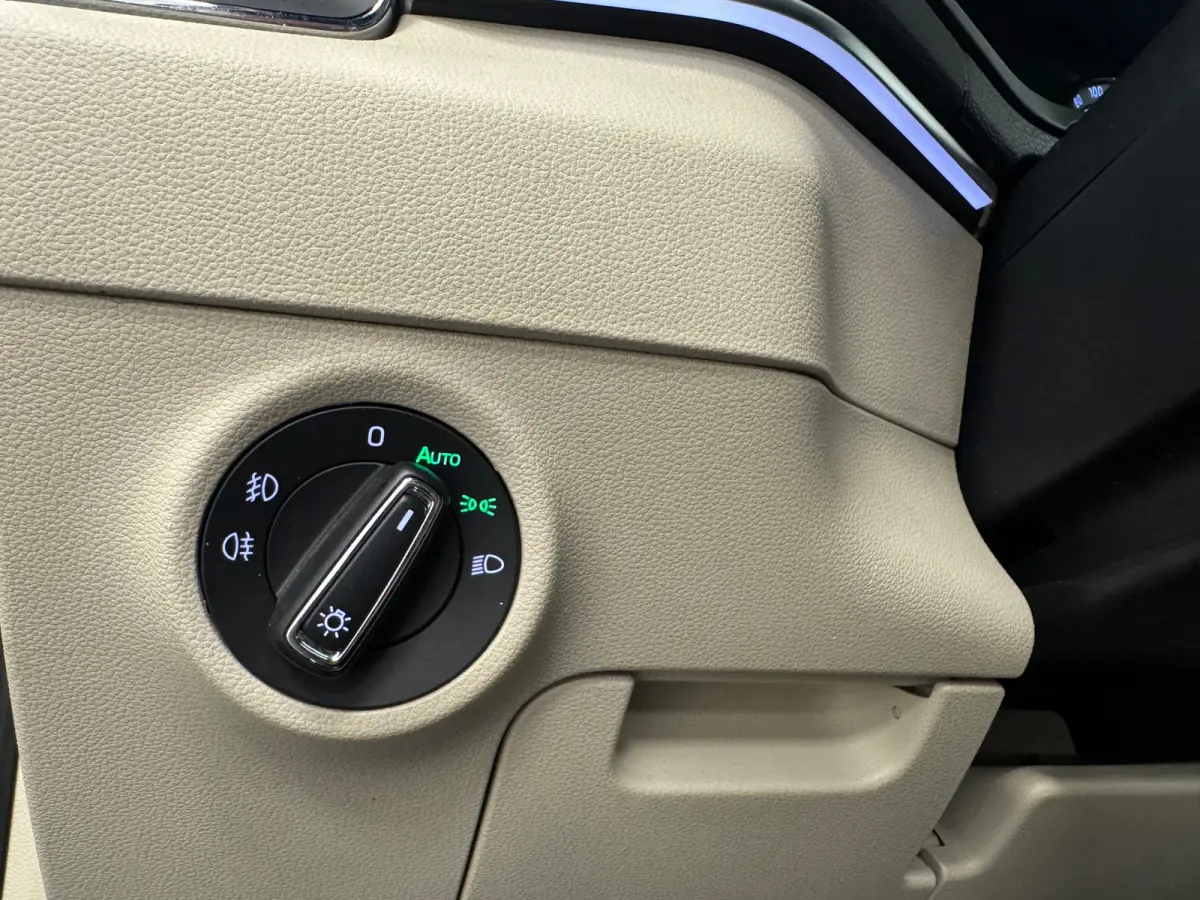 1.5 TSI ACT Style Business Leder Pano Adaptieve cruise Trekhaak
