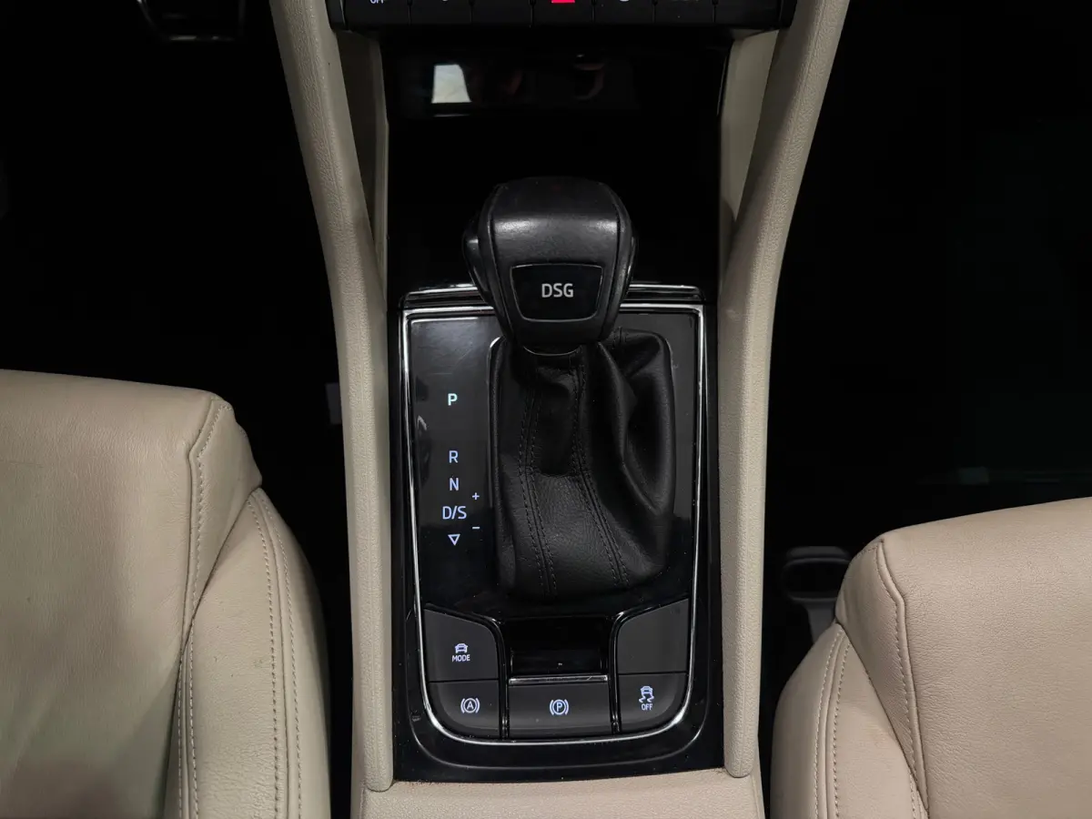 1.5 TSI ACT Style Business Leder Pano Adaptieve cruise Trekhaak