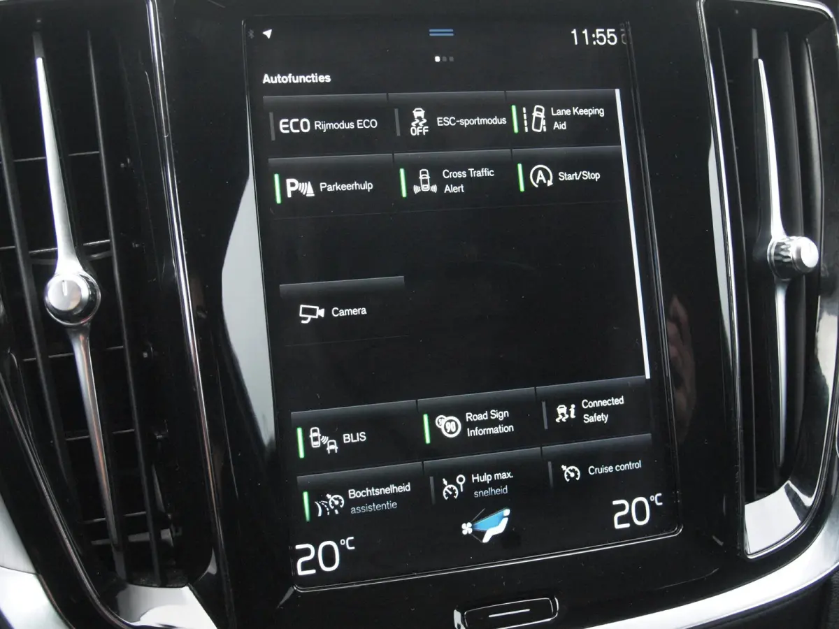 2.0 B3 Momentum Advantage | Camera | Trekhaak | Apple Carplay | Cruise Control |