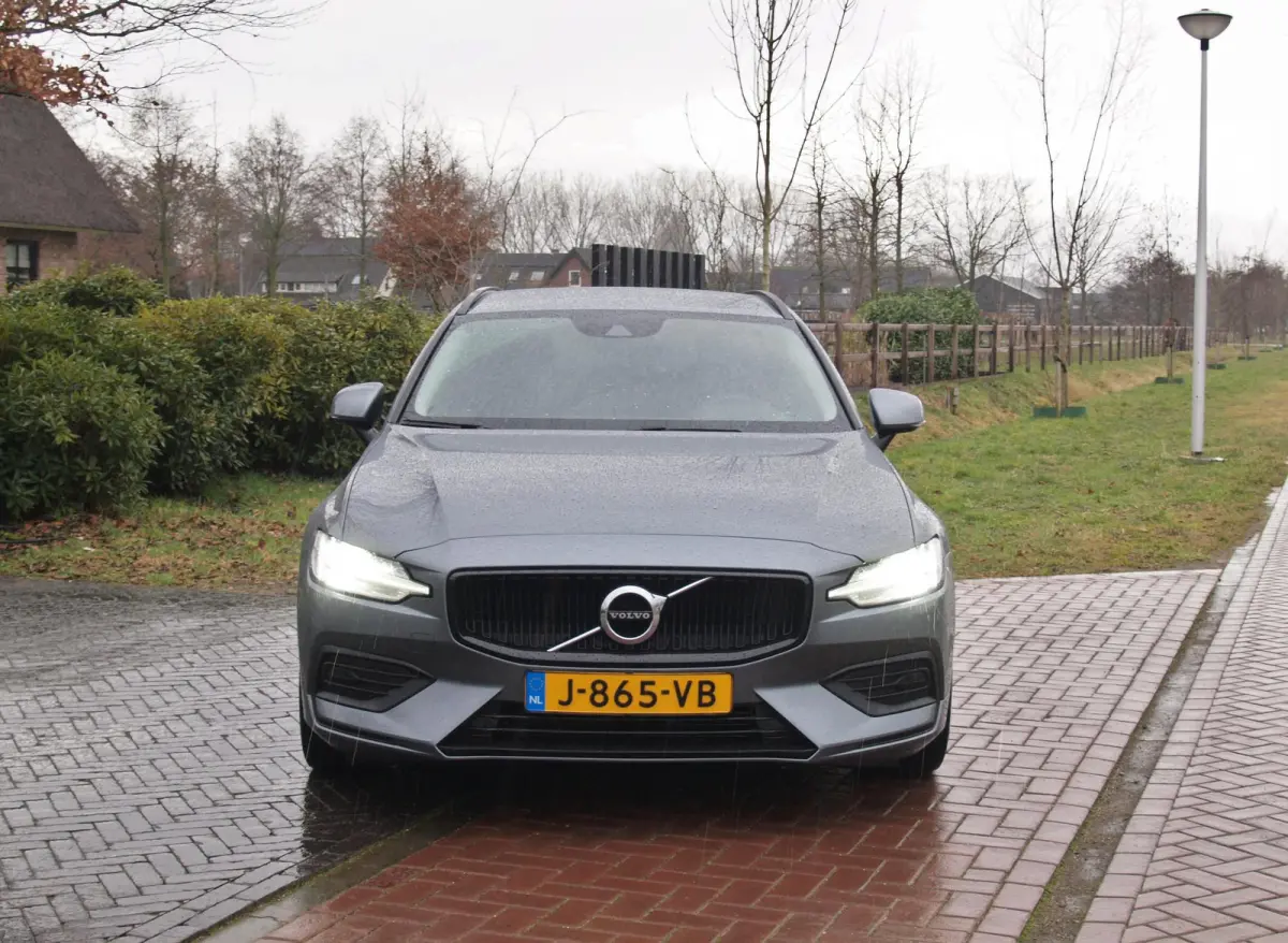 2.0 B3 Momentum Advantage | Camera | Trekhaak | Apple Carplay | Cruise Control |