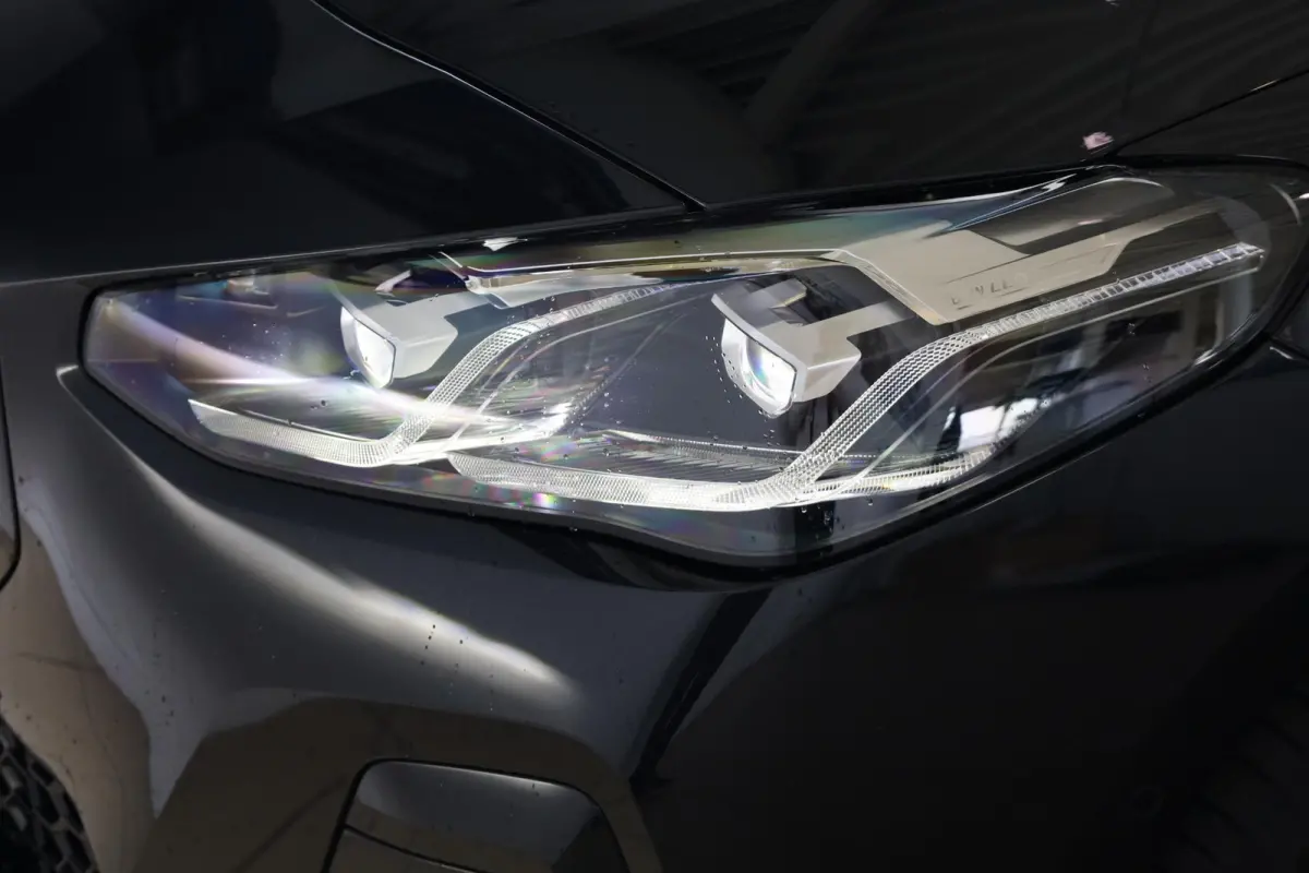 230e xDrive | M Sport | Harman Kardon | Panoramadak | Head-Up Display | Trekhaak
