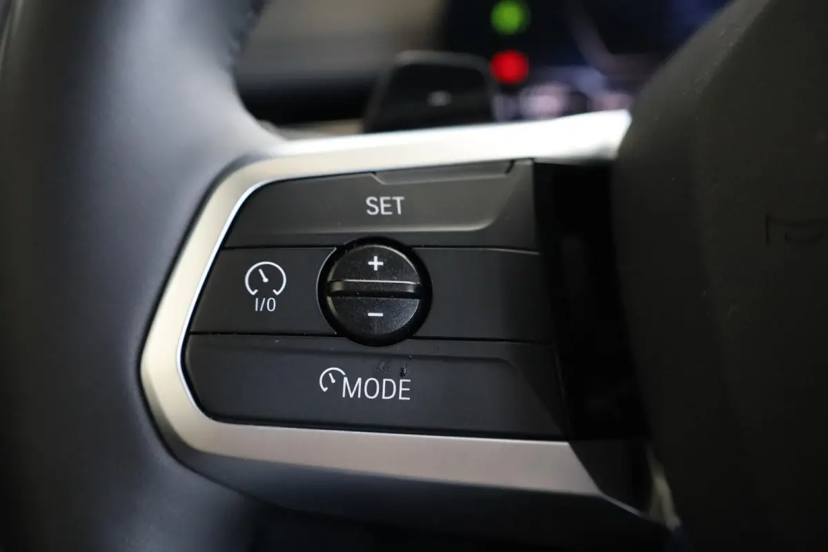 230e xDrive | M Sport | Harman Kardon | Panoramadak | Head-Up Display | Trekhaak