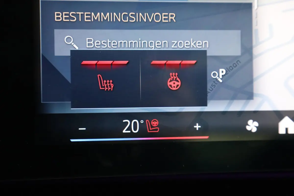 230e xDrive | M Sport | Harman Kardon | Panoramadak | Head-Up Display | Trekhaak