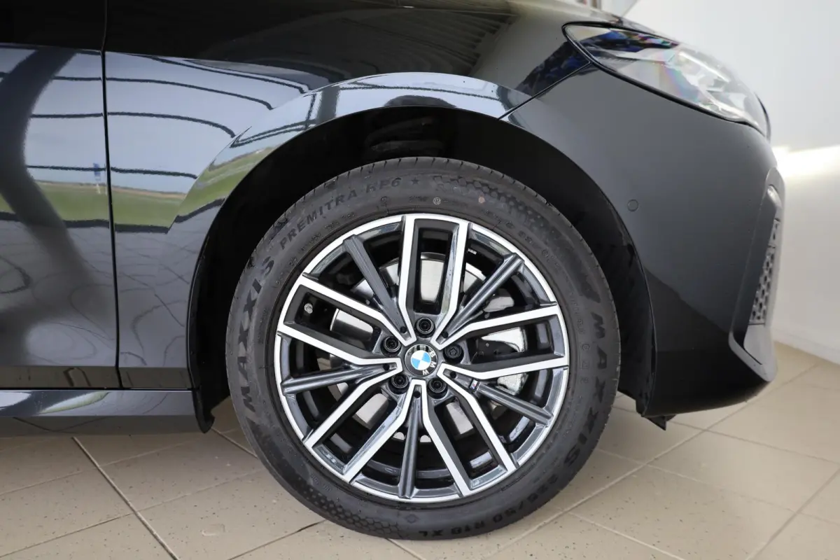 230e xDrive | M Sport | Harman Kardon | Panoramadak | Head-Up Display | Trekhaak