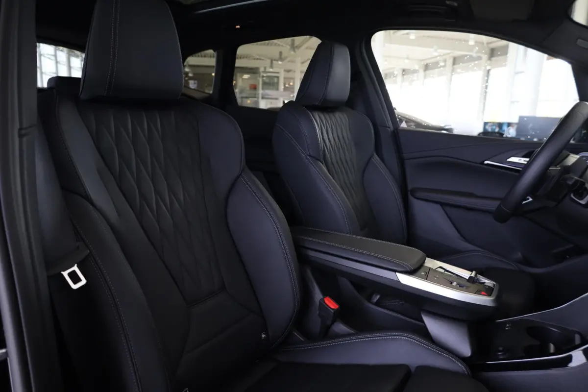 230e xDrive | M Sport | Harman Kardon | Panoramadak | Head-Up Display | Trekhaak