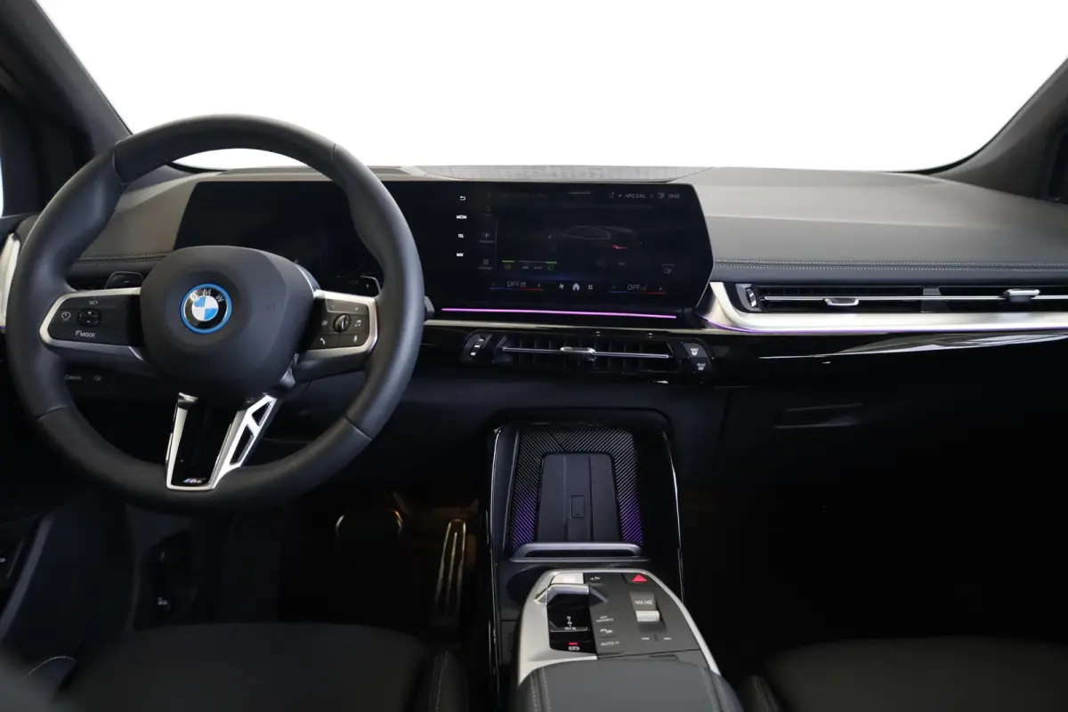 230e xDrive | M Sport | Harman Kardon | Panoramadak | Head-Up Display | Trekhaak
