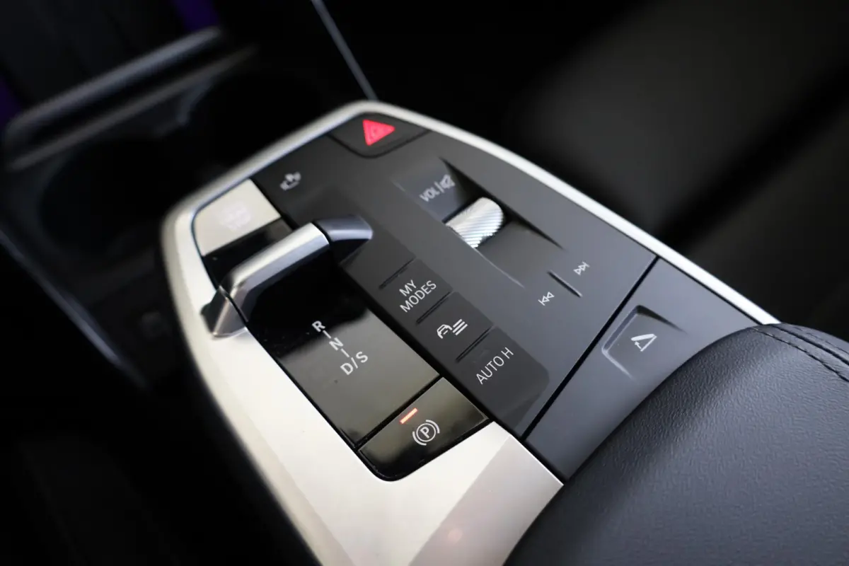 230e xDrive | M Sport | Harman Kardon | Panoramadak | Head-Up Display | Trekhaak