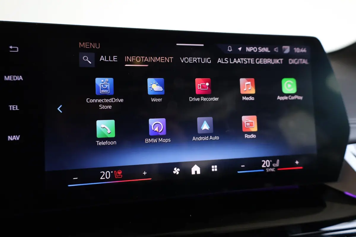 230e xDrive | M Sport | Harman Kardon | Panoramadak | Head-Up Display | Trekhaak