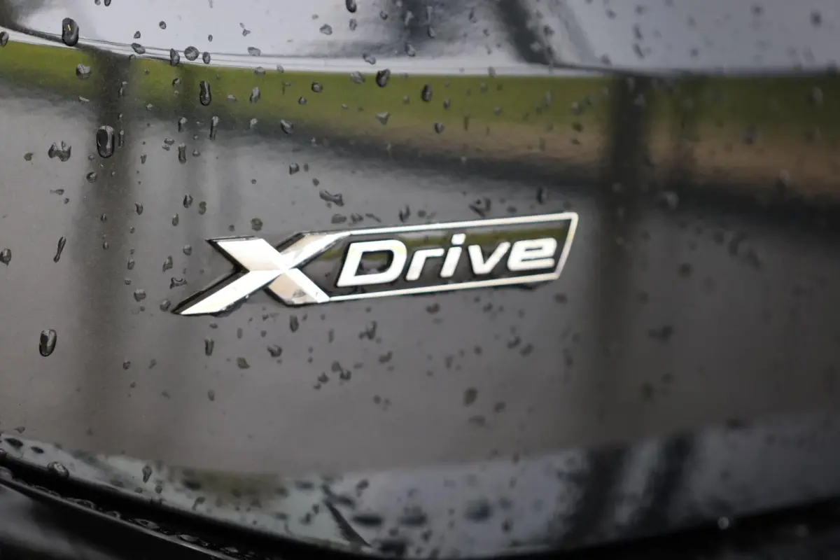 230e xDrive | M Sport | Harman Kardon | Panoramadak | Head-Up Display | Trekhaak