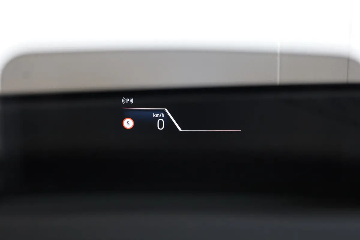230e xDrive | M Sport | Harman Kardon | Panoramadak | Head-Up Display | Trekhaak