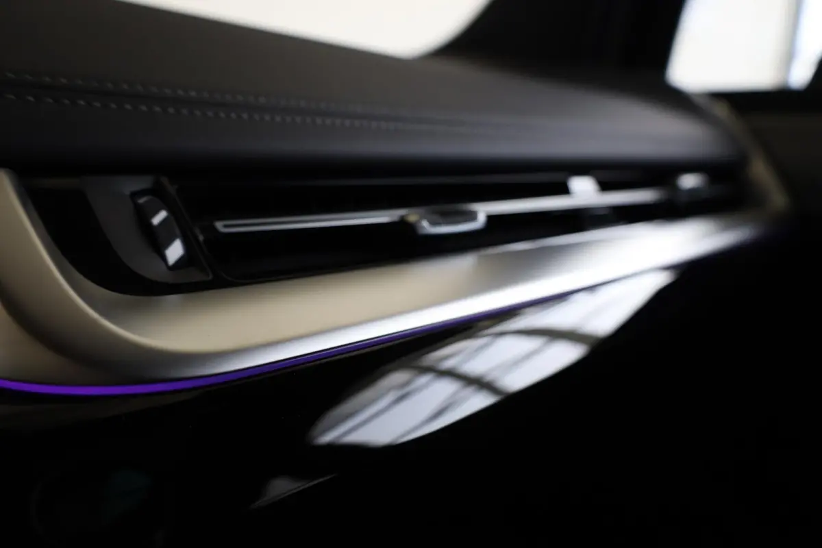 230e xDrive | M Sport | Harman Kardon | Panoramadak | Head-Up Display | Trekhaak