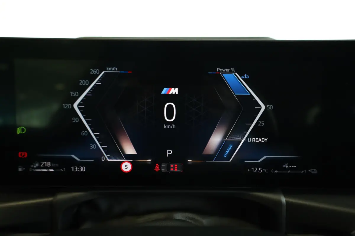 330e | M Sport Pro | Elektrisch Verstelbare Stoelen | Camera | Comfort Access | Parkeersensoren Voor en Achter| HiFi Systeem | Adaptive LED Koplampen