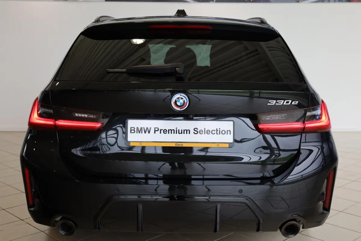 330e | M Sport Pro | Elektrisch Verstelbare Stoelen | Camera | Comfort Access | Parkeersensoren Voor en Achter| HiFi Systeem | Adaptive LED Koplampen